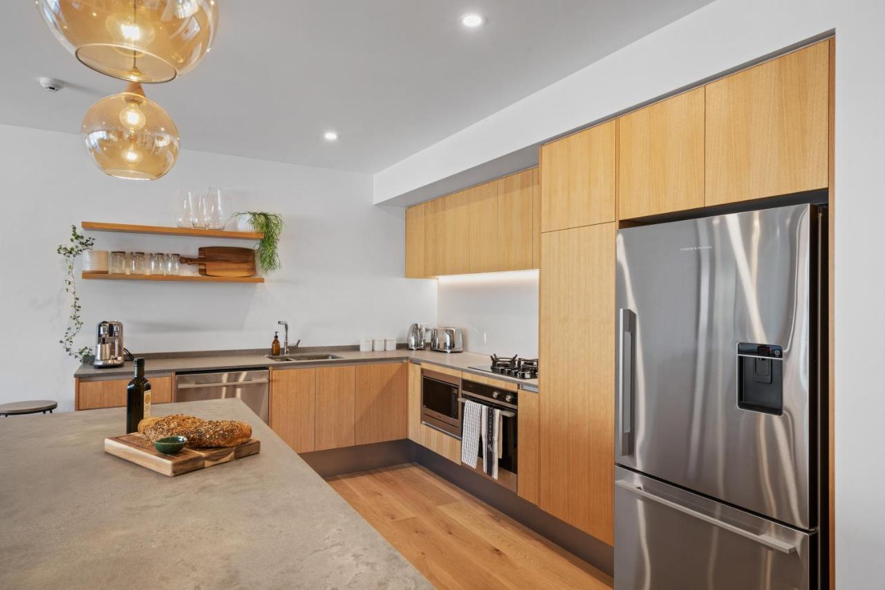 Winona Of Wanaka - Luxury Lakefront Apartment المظهر الخارجي الصورة